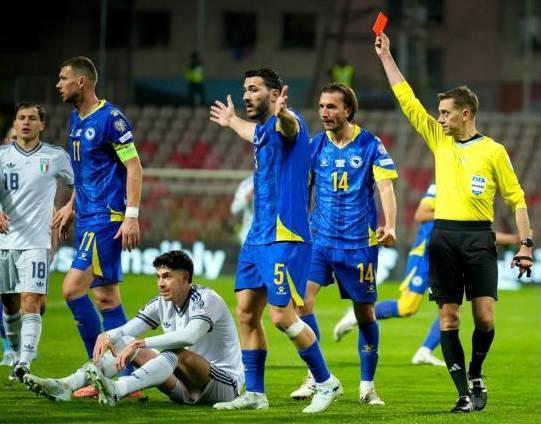 bob半岛体育-世体：意大利国内对巴斯托尼的攻击可能促使他离开，巴萨有意